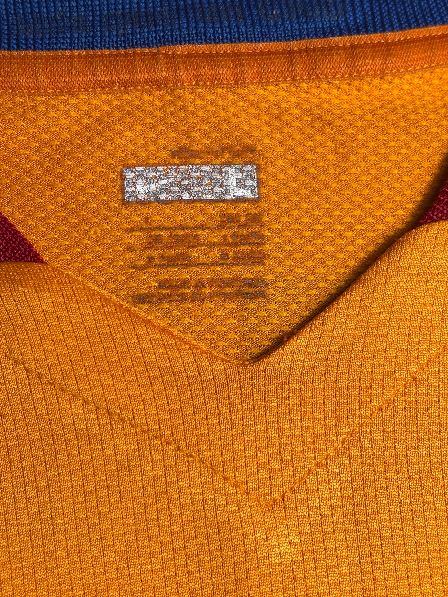 2006/07 FC Barcelona Jersey Messi #19 - (L)