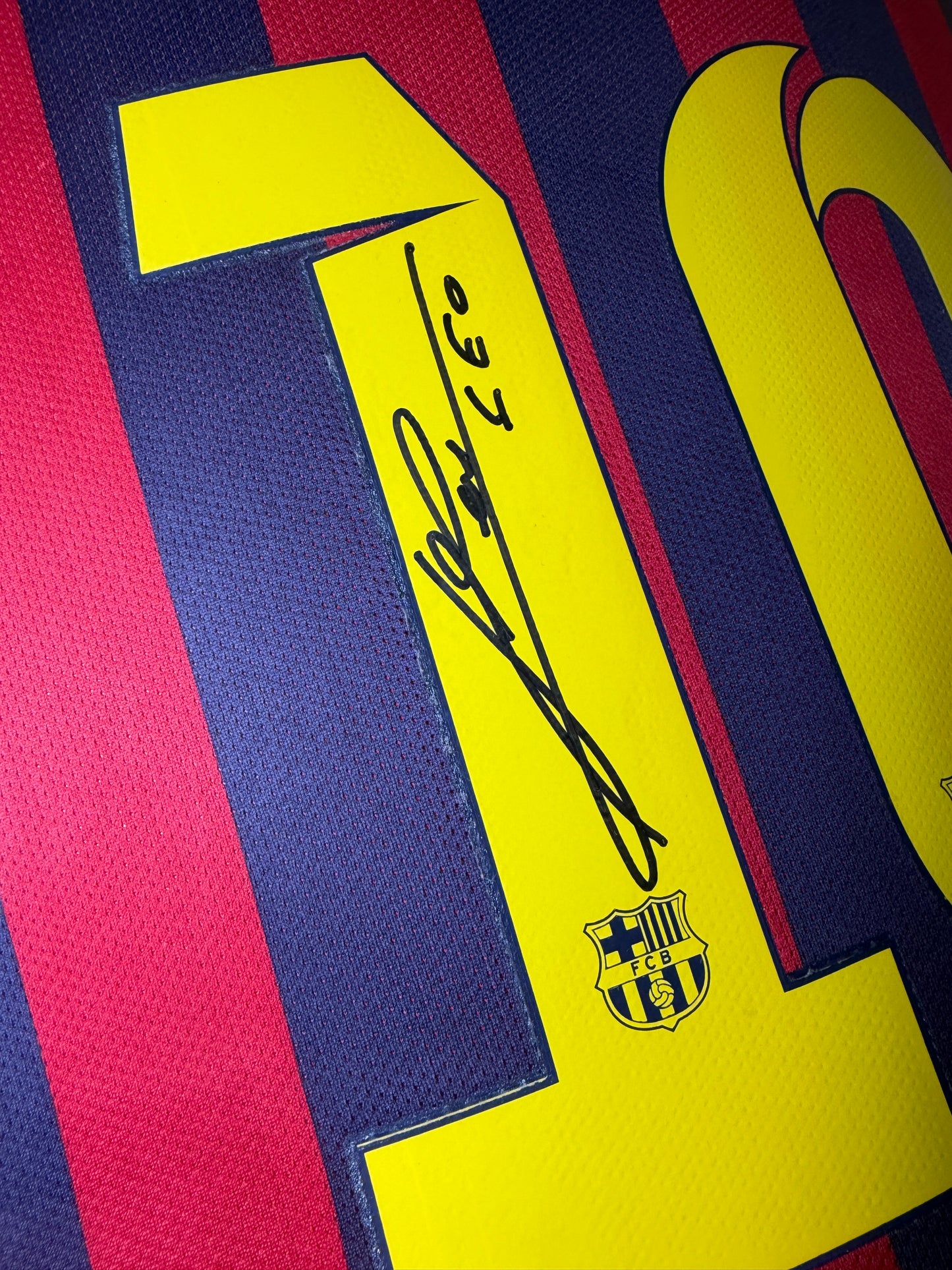 Signed Lionel Messi 2013/14 FC Barcelona Jersey (Framed)