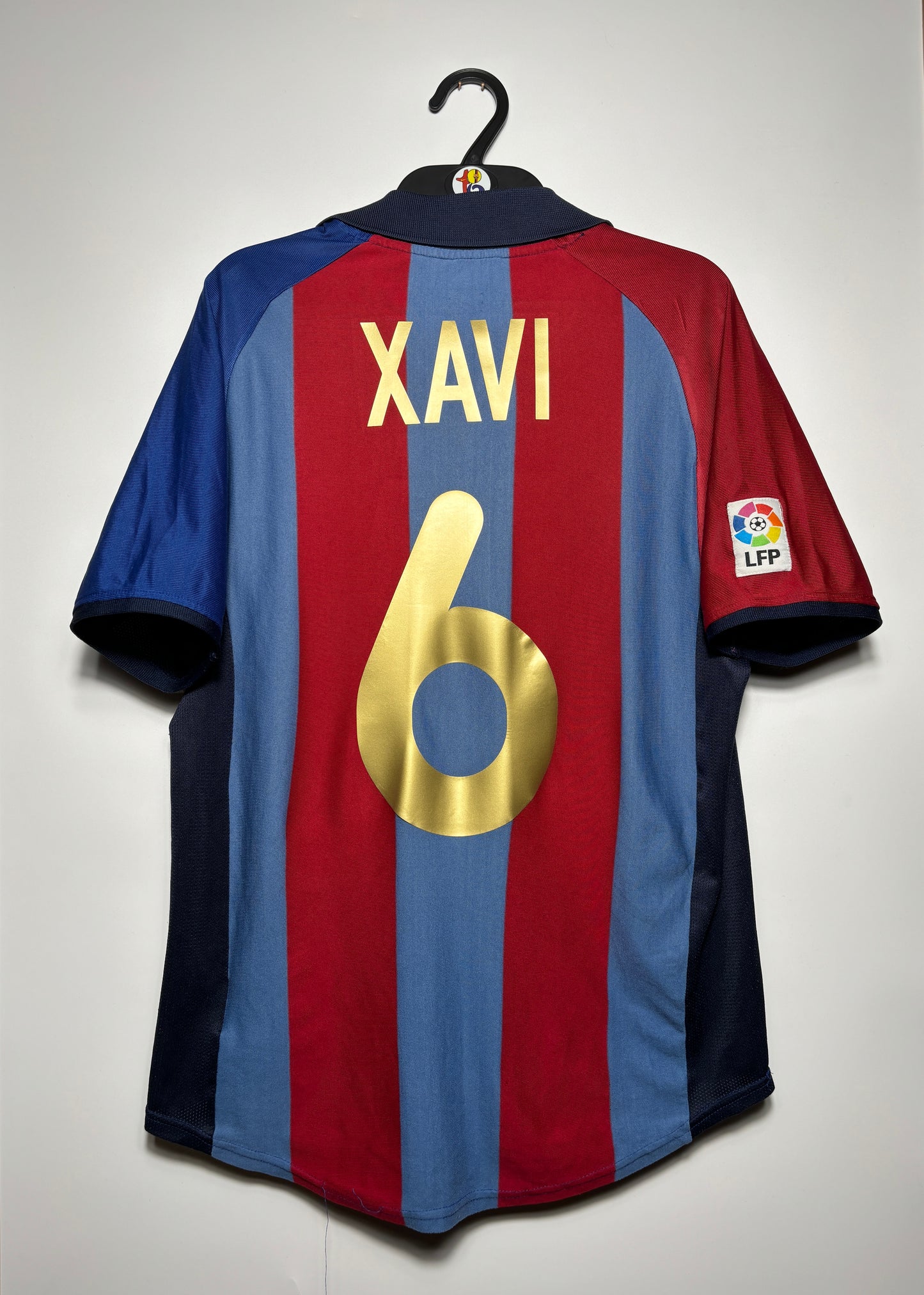 2001/02 FC Barcelona Jersey Xavi #6 - (S)