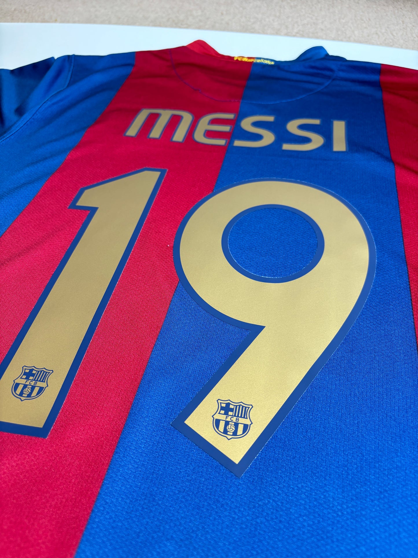 2006/07 FC Barcelona Jersey Messi #19 - (L)