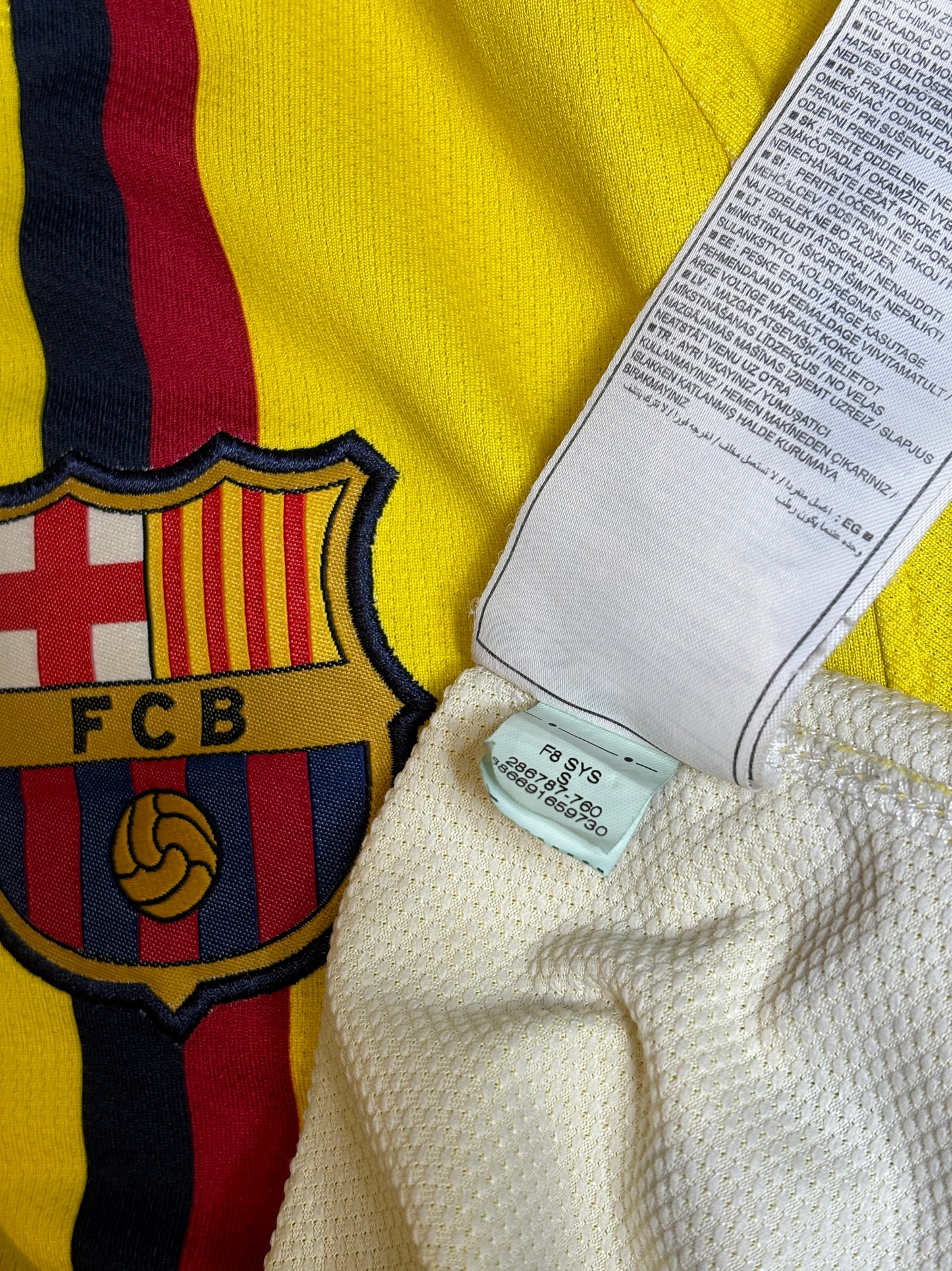 2008/09 FC Barcelona Away Jersey Xavi #6 - (S)